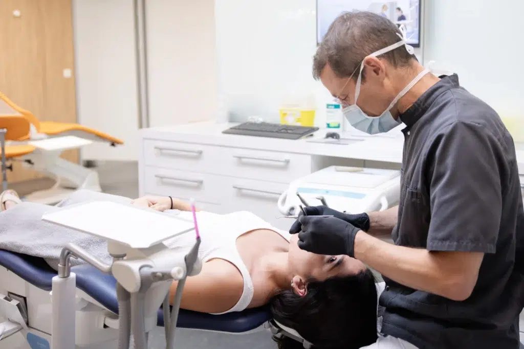 orthodontiste et sa patiente